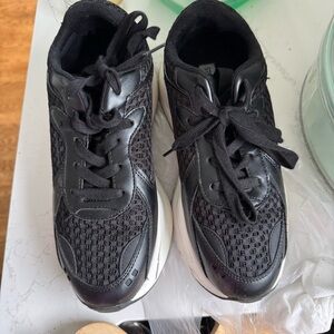 Steve Madden women’s black shoes